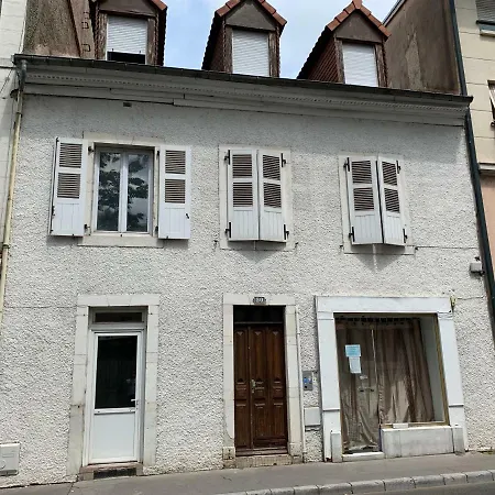 Avec 3 Chambres Au Centre De Appartamento